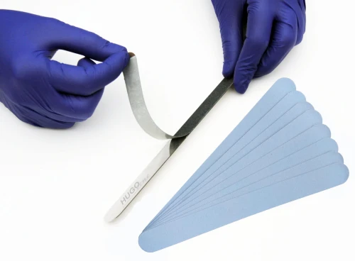 manicure 180 bialy naklejanie.jpg